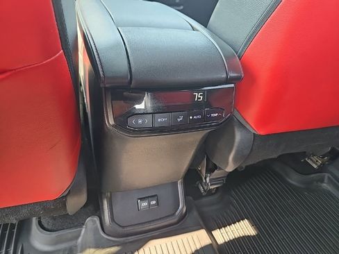 Used 2022 Toyota Highlander XSE image 27