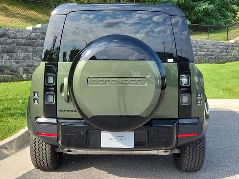 Used 2026 Land Rover Defender 110 S image 7