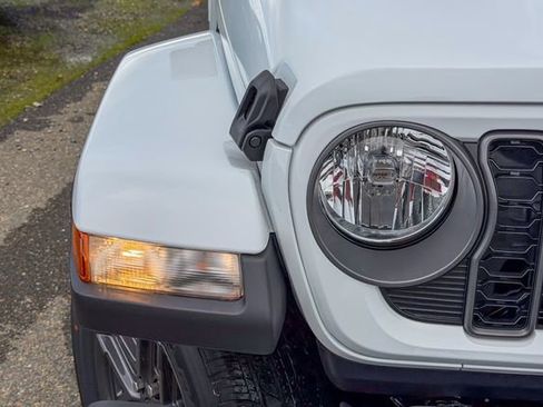 New 2026 Jeep Gladiator Sport image 5