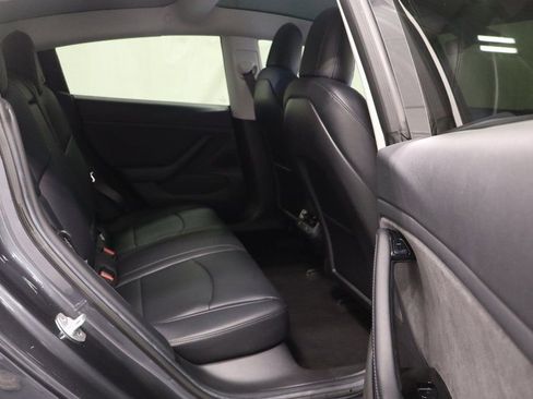 Used 2018 Tesla Model 3 Mid Range image 17