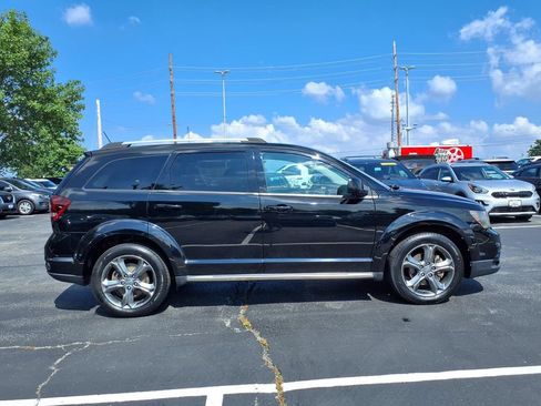 Used 2017 Dodge Journey Crossroad FWD image 2
