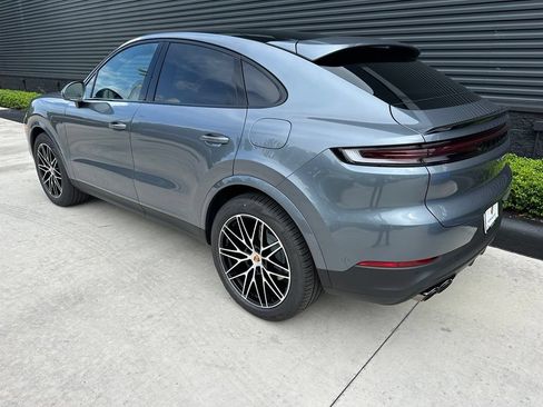 Used 2026 Porsche Cayenne E-Hybrid Coupe AWD/4WD image 3
