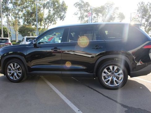 Certified 2025 Toyota Grand Highlander AWD image 14