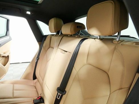 New 2026 Porsche Macan image 23
