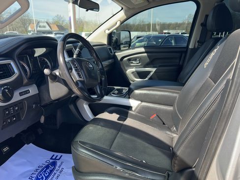 Used 2019 Nissan Titan PRO-4X AWD/4WD image 15