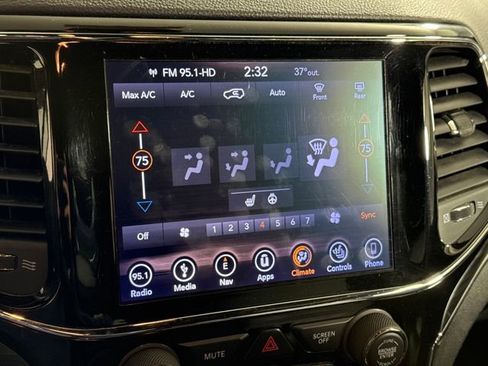 Used 2019 Jeep Grand Cherokee Limited AWD/4WD image 30