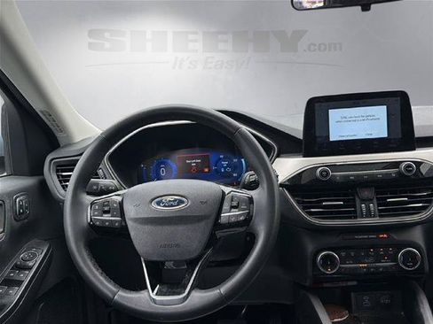 Certified 2022 Ford Escape SEL w/ Technology Package AWD/4WD image 3