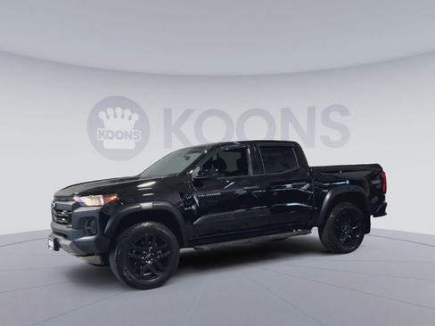Used 2024 Chevrolet Colorado Trail Boss w/ Technology Package AWD/4WD image 5