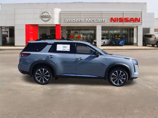 New 2026 Nissan Pathfinder Platinum w/ Cargo Package FWD video 2