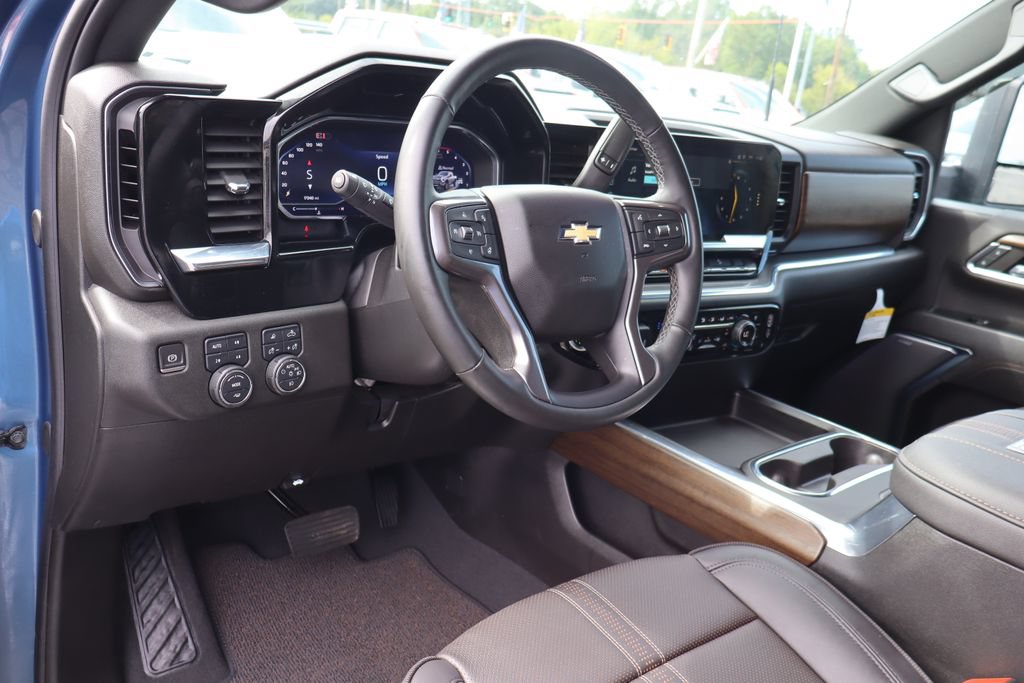 Used 2024 Chevrolet Silverado 2500 High Country w/ Z71 Off-Road Package AWD/4WD image 5
