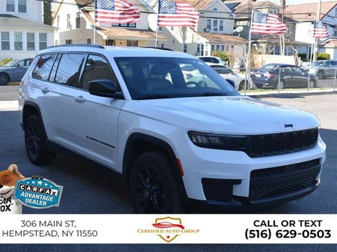 Used 2024 Jeep Grand Cherokee L Laredo image 4