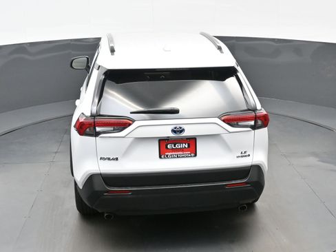 Used 2022 Toyota RAV4 LE AWD/4WD image 37