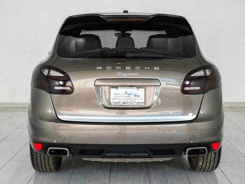 Used 2014 Porsche Cayenne Platinum Edition AWD/4WD image 7