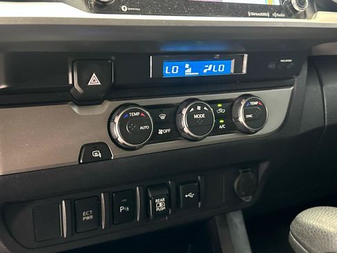 Used 2021 Toyota Tacoma SR5 RWD image 23