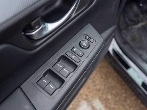 Used 2025 Honda CR-V EX image 15