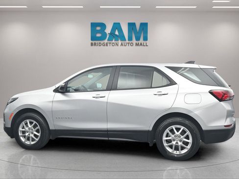 Certified 2022 Chevrolet Equinox LS AWD/4WD image 12