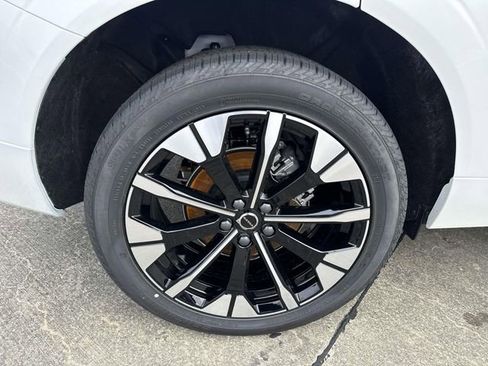New 2026 Volvo XC60 B5 Ultra w/ Climate Package image 9