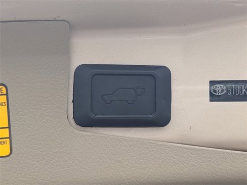 Used 2012 Toyota Highlander Limited image 13