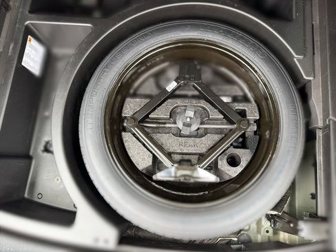 Used 2023 Chevrolet Blazer LT image 35