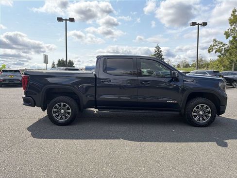 Used 2024 GMC Sierra 1500 AT4 w/ Technology Package AWD/4WD image 2