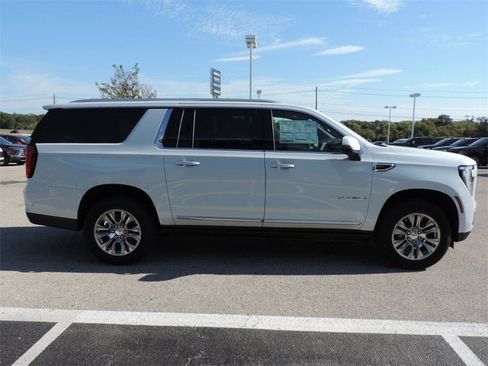 New 2026 GMC Yukon XL Denali w/ Sun & Power Step Package image 4