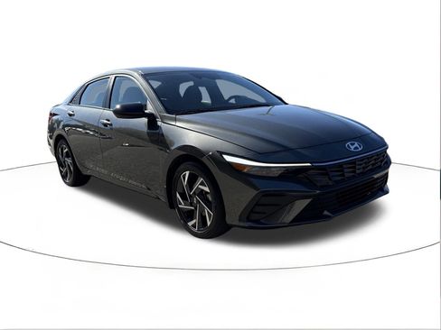 Certified 2025 Hyundai Elantra Sport image 1