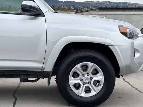 Used 2019 Toyota 4Runner SR5 AWD/4WD image 33