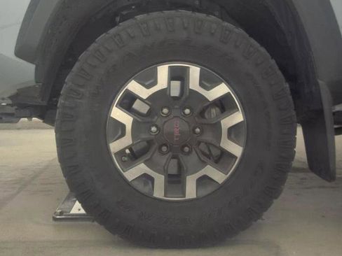 Used 2021 Toyota Tacoma TRD Off-Road image 8