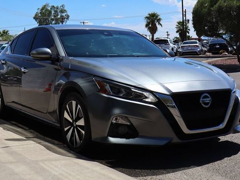 Used 2019 Nissan Altima 2.5 SL FWD image 14