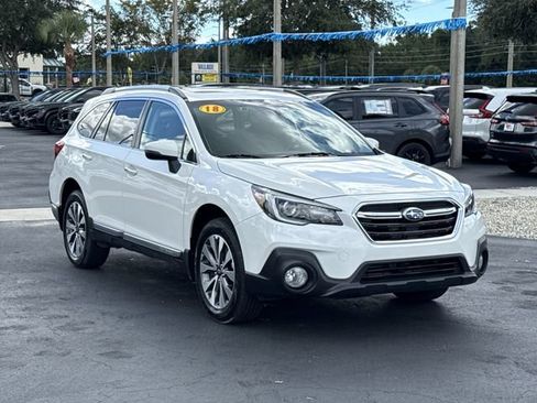 Used 2018 Subaru Outback 2.5i Touring AWD/4WD image 2