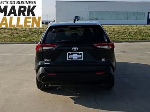 Used 2025 Toyota RAV4 LE image 7