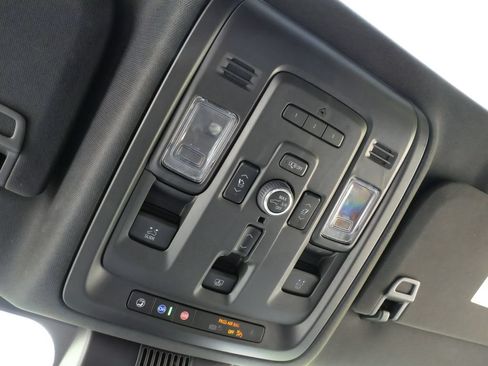 Used 2023 GMC Yukon Denali AWD/4WD image 16