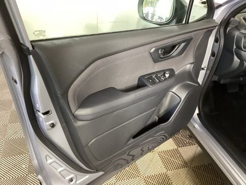 Used 2025 Subaru Forester Premium image 16