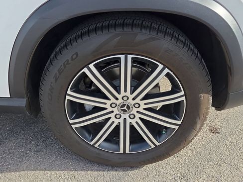 Used 2024 Mercedes-Benz GLE 450 4MATIC image 11