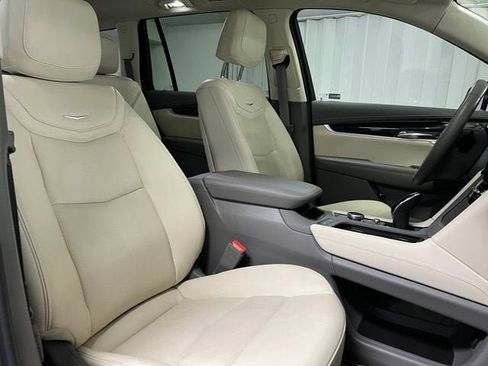 Used 2024 Cadillac XT6 Premium Luxury w/ Technology Package AWD/4WD image 17