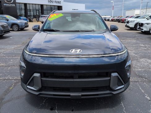 Used 2025 Hyundai Kona SEL FWD image 3