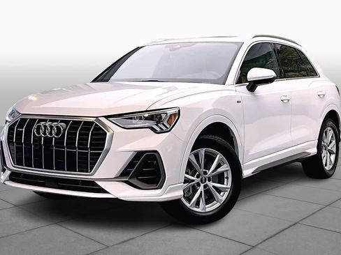 Certified 2025 Audi Q3 2.0T Premium Plus w/ Premium Plus Package image 2