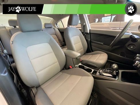 Used 2017 Kia Forte LX image 17