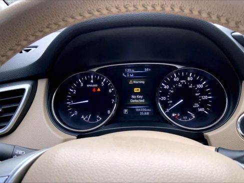 Used 2015 Nissan Rogue SL w/ SL Premium Package image 25