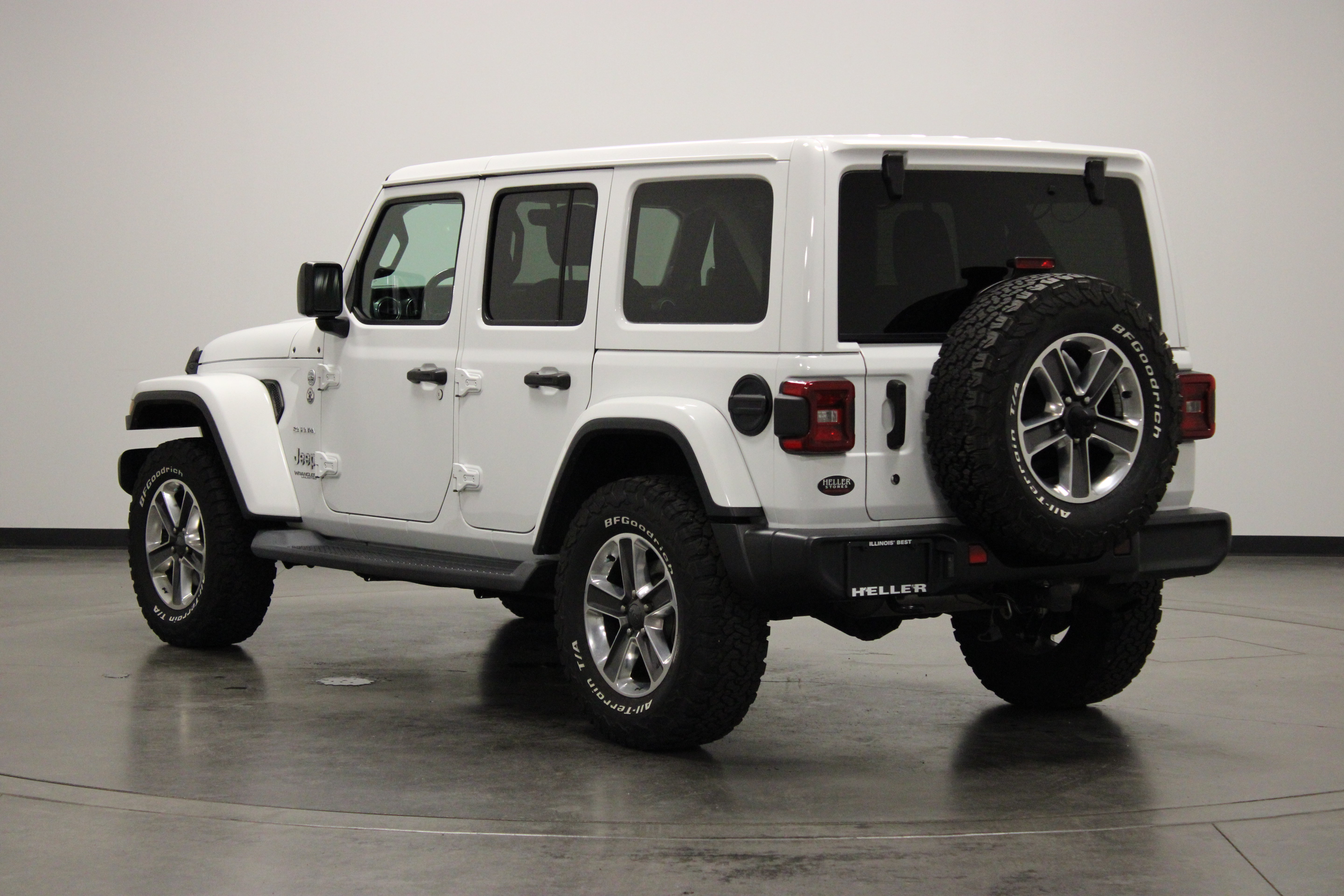 Used 2019 Jeep Wrangler Unlimited Sahara w/ LED Lighting Group AWD/4WD image 6