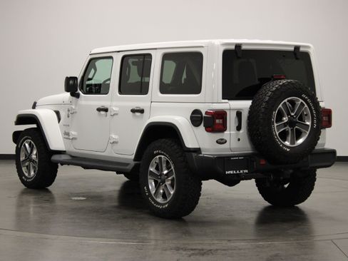 Used 2019 Jeep Wrangler Unlimited Sahara w/ LED Lighting Group AWD/4WD image 6