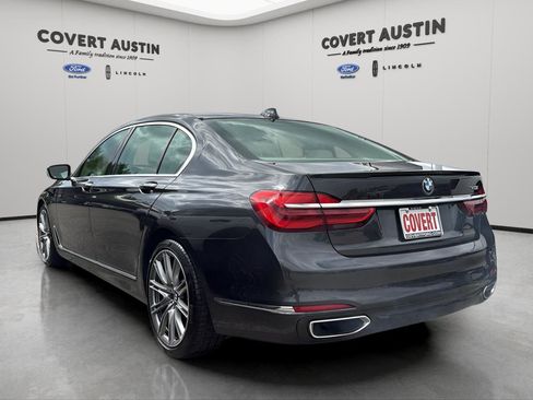 Used 2019 BMW 740i w/ Executive Package image 3