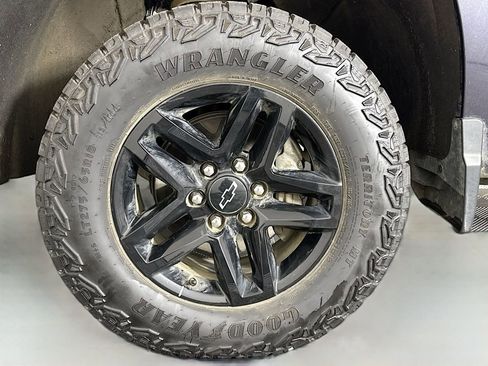 Used 2024 Chevrolet Silverado 1500 Custom Trail Boss image 28