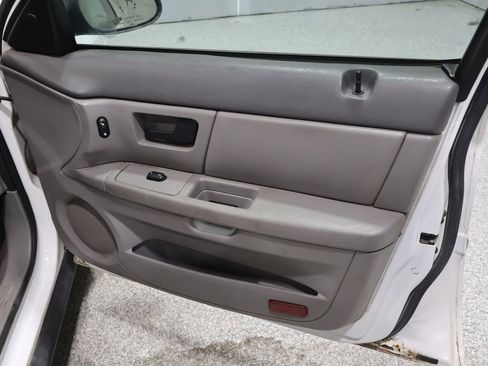 Used 2005 Ford Taurus SE image 23