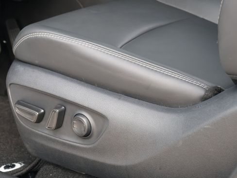 Used 2025 Toyota RAV4 XLE Premium FWD image 29