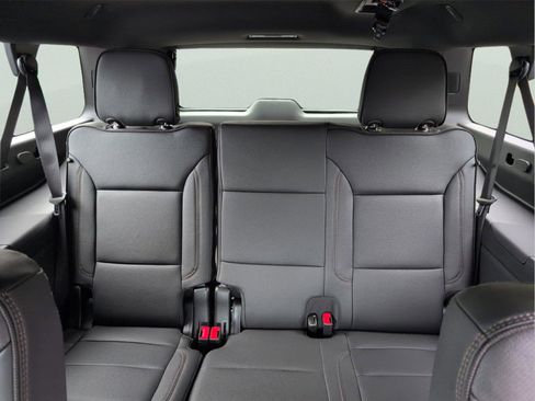 New 2026 Chevrolet Suburban High Country image 32