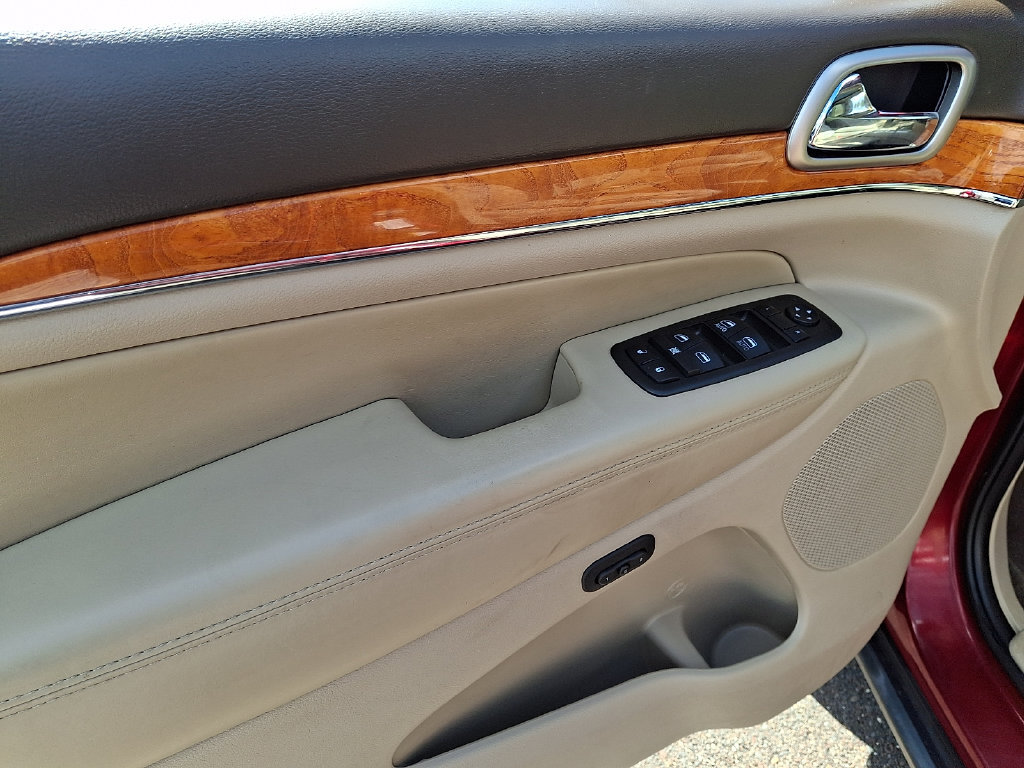 Used 2012 Jeep Grand Cherokee Overland AWD/4WD image 13