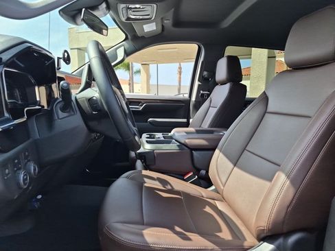 Used 2023 Chevrolet Silverado 1500 LT AWD/4WD image 16