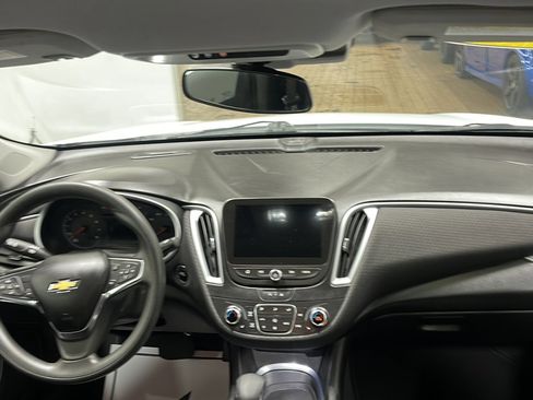 Used 2023 Chevrolet Malibu LT FWD image 16