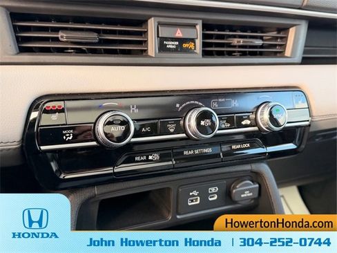 New 2025 Honda Pilot Touring image 17